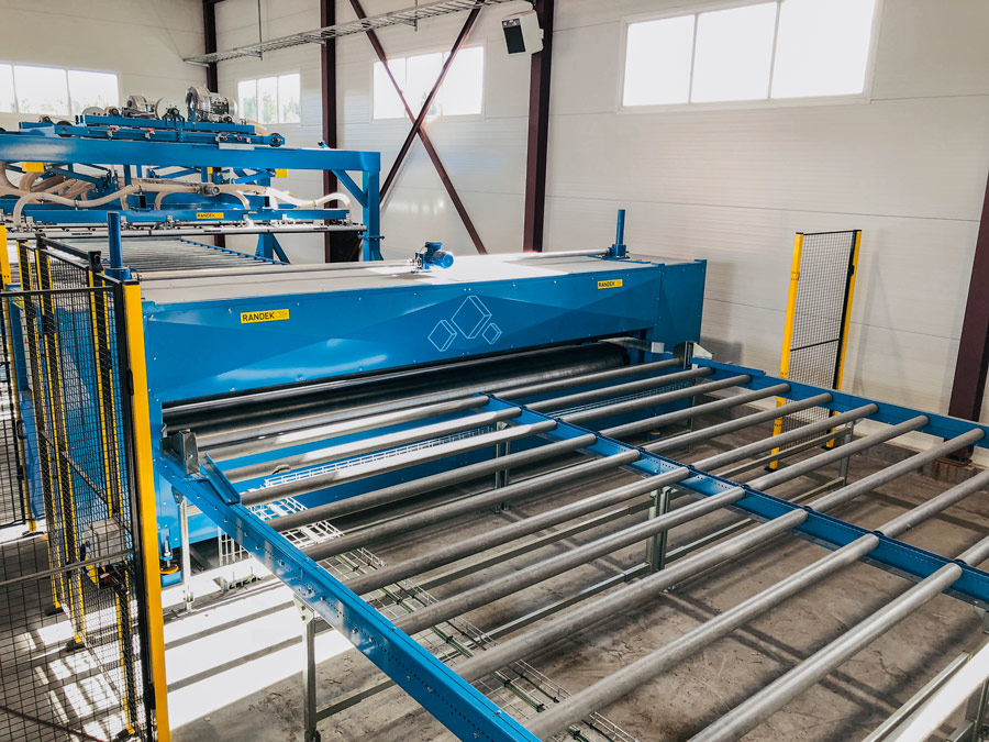 Zespół roboczy i przenośniki rolkowe linii Randek AutoEyeTruss
